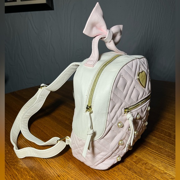 🎀Betsy Johnson Backpack with cute Bow handle🎀 - Picture 2 of 11